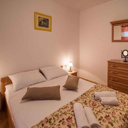 Apartments In Vrbnik/Insel Krk 13597 מראה חיצוני תמונה