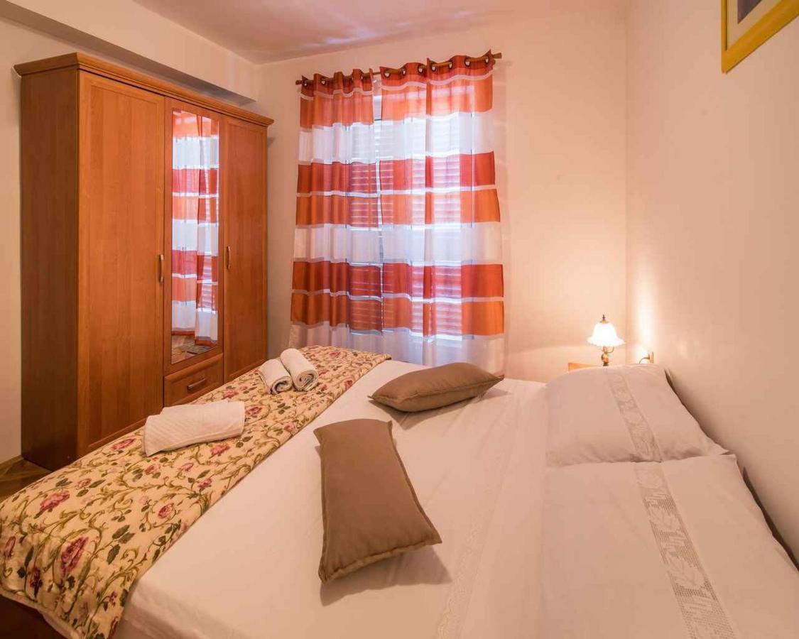 Apartments In Vrbnik/Insel Krk 13597 מראה חיצוני תמונה