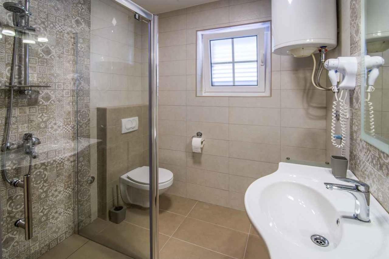 Apartments In Vrbnik/Insel Krk 13597 מראה חיצוני תמונה