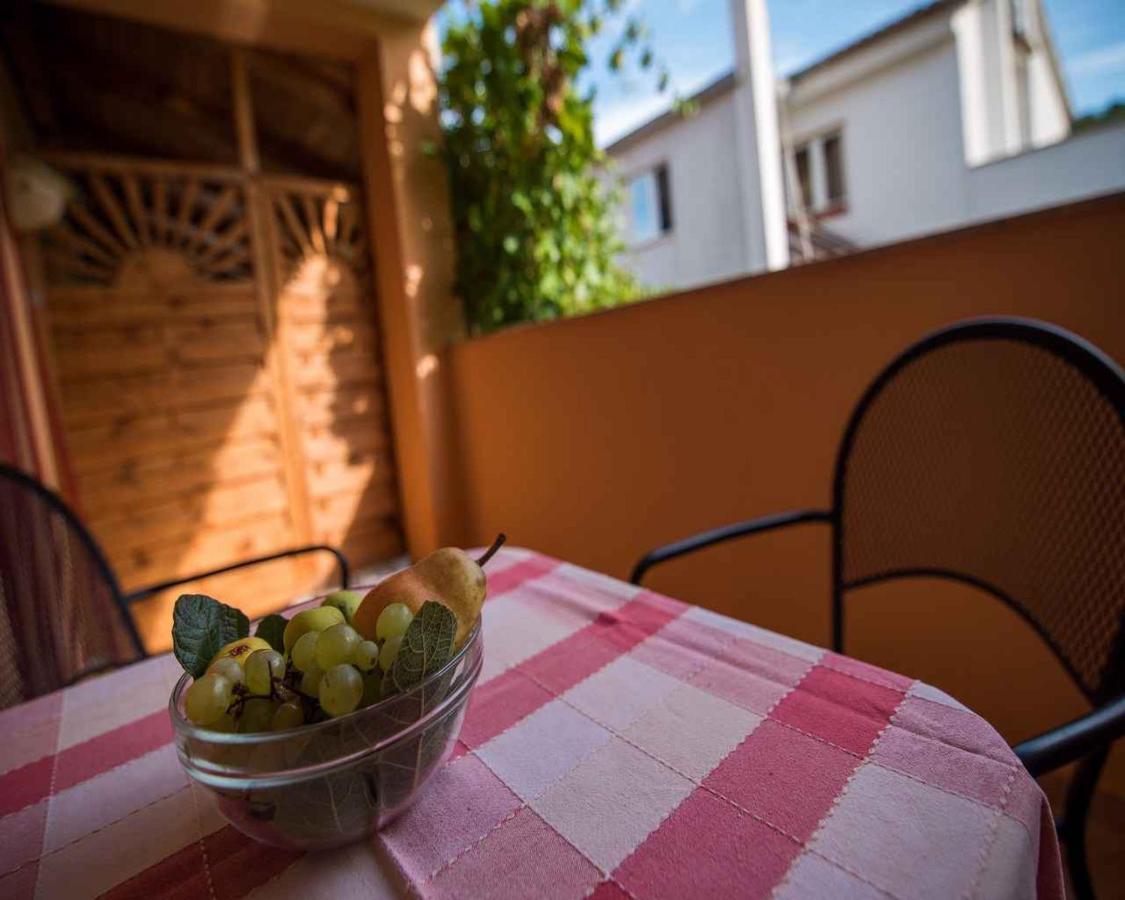 Apartments In Vrbnik/Insel Krk 13597 מראה חיצוני תמונה